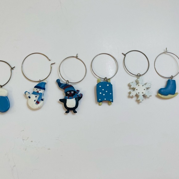 Pier 1 set of winter wine charms on blue and white snowman, sleds and more - Picture 4 of 7